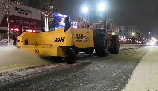 因为有你，这个雪天不在寒冷，除雪保障——米兰在线登录为您服务(图2)